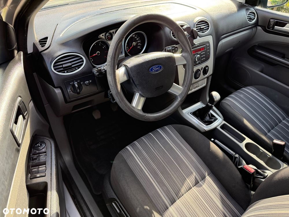 Ford Focus 1.6 16V Style - 18