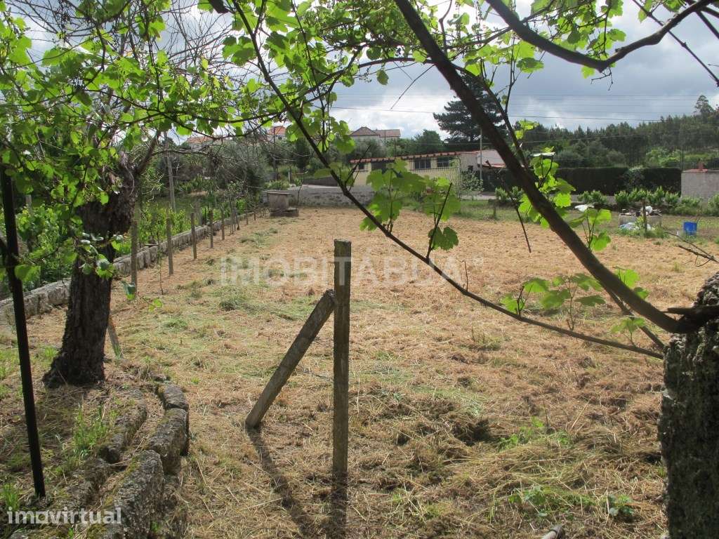 Moradia tradicional com 4 quartos com um grande jardim, pátio, área... - Grande imagem: 3/33