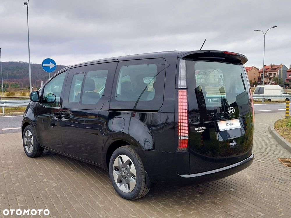 Hyundai Staria 1.6 T-GDI HEV Smart VIP - 4
