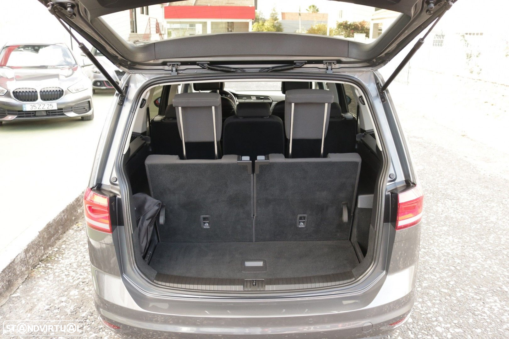 VW Touran 1.6 TDI Confortline DSG - 16