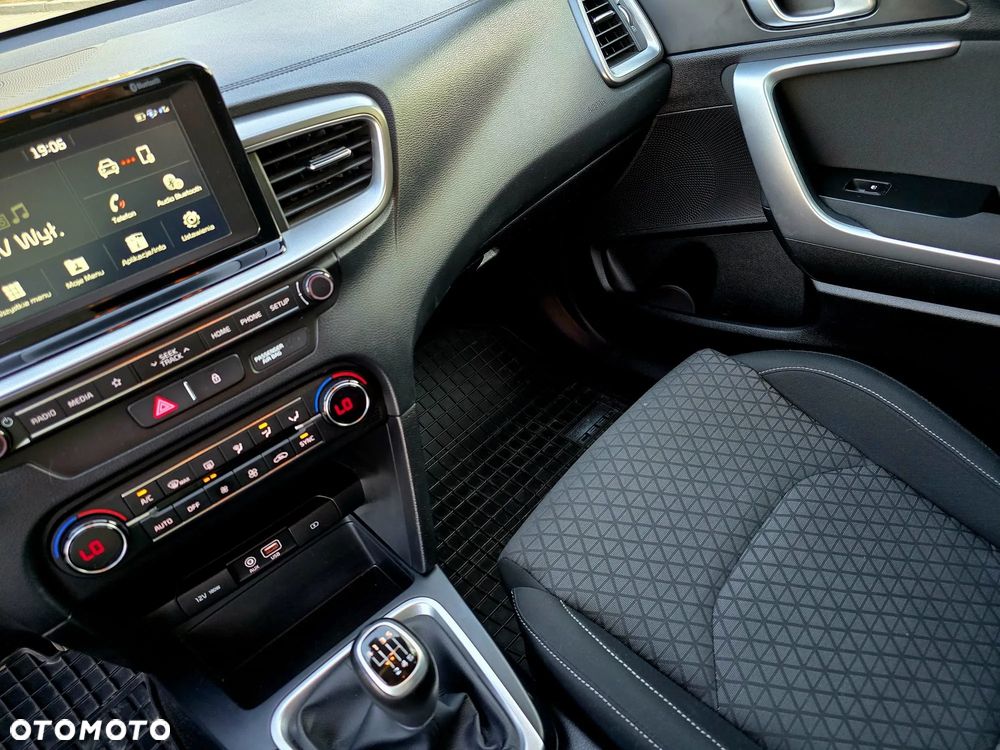 Kia Ceed 1.4 L - 15