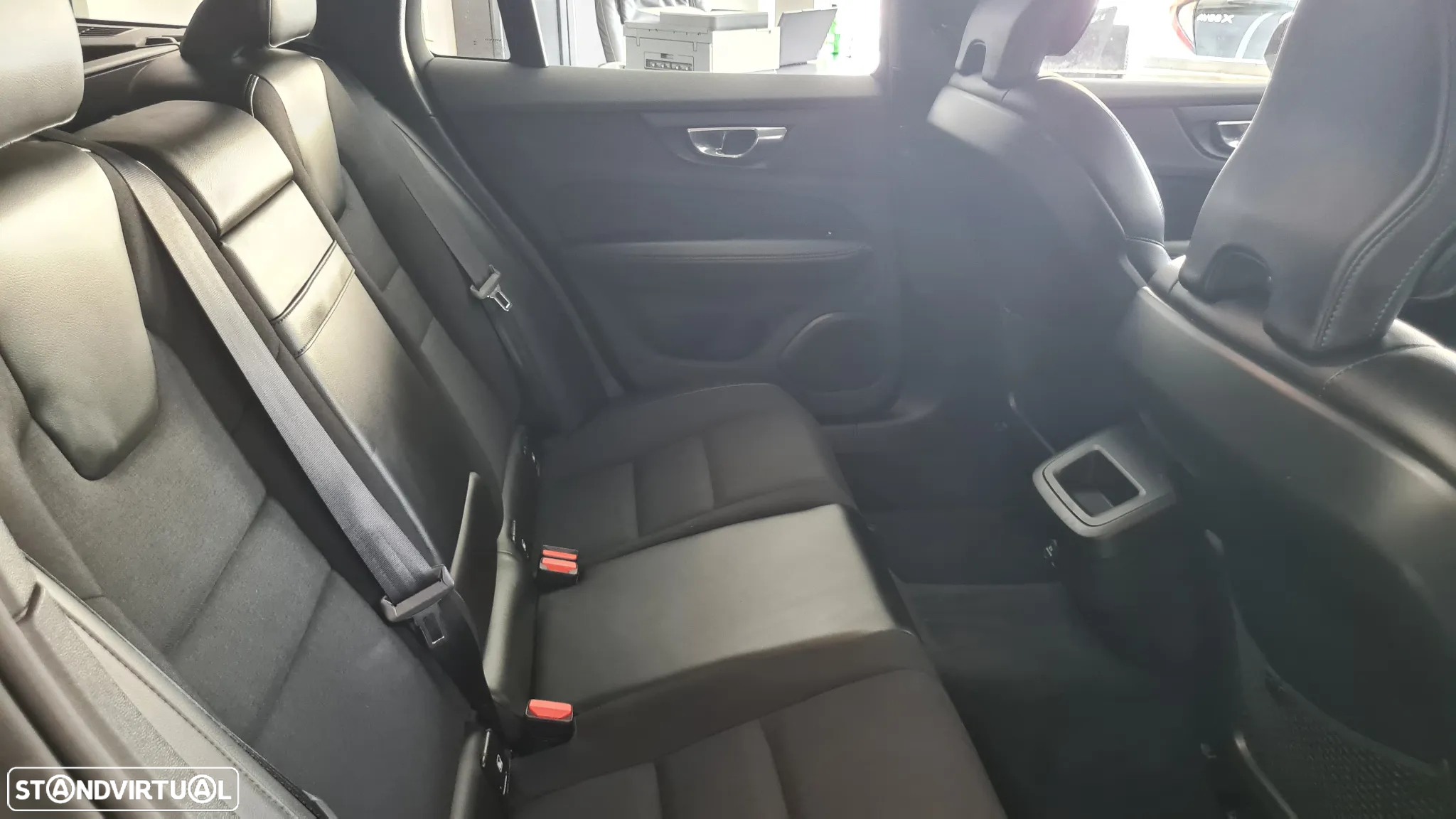 Volvo V60 2.0 D3 Momentum - 22