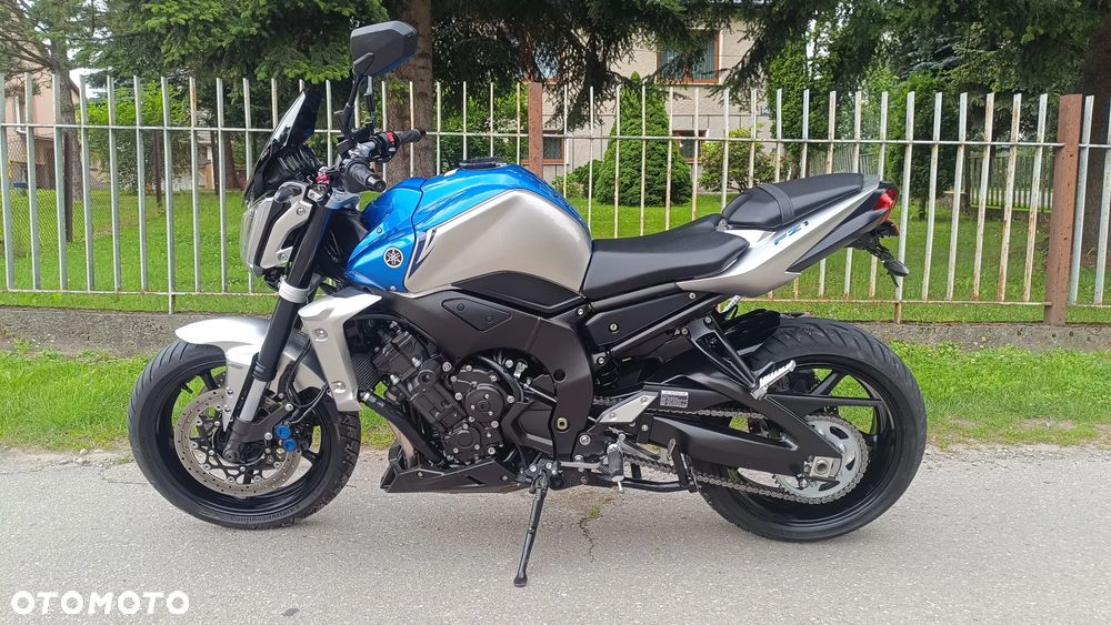 Yamaha FZ - 11