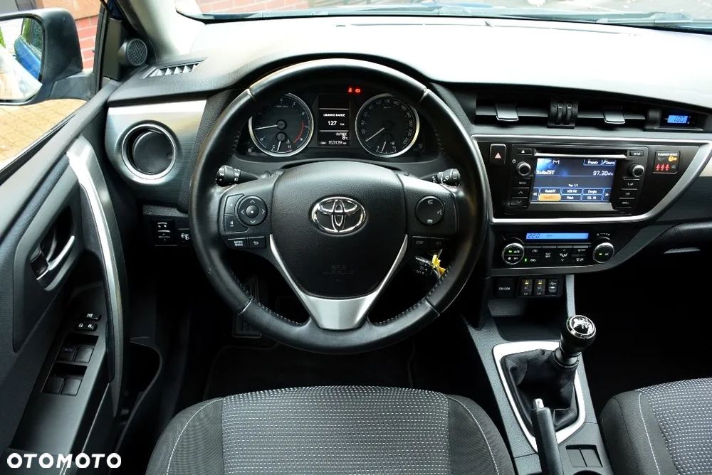 Toyota Auris 1.6 Premium Comfort - 8