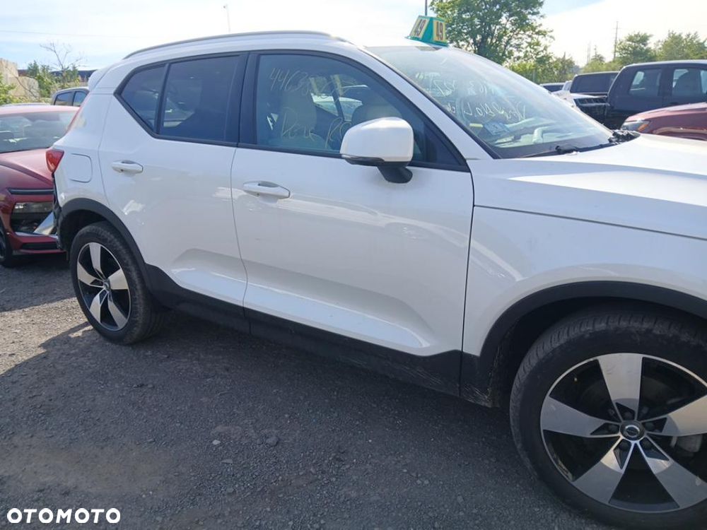 Volvo XC 40 T5 AWD Momentum - 20