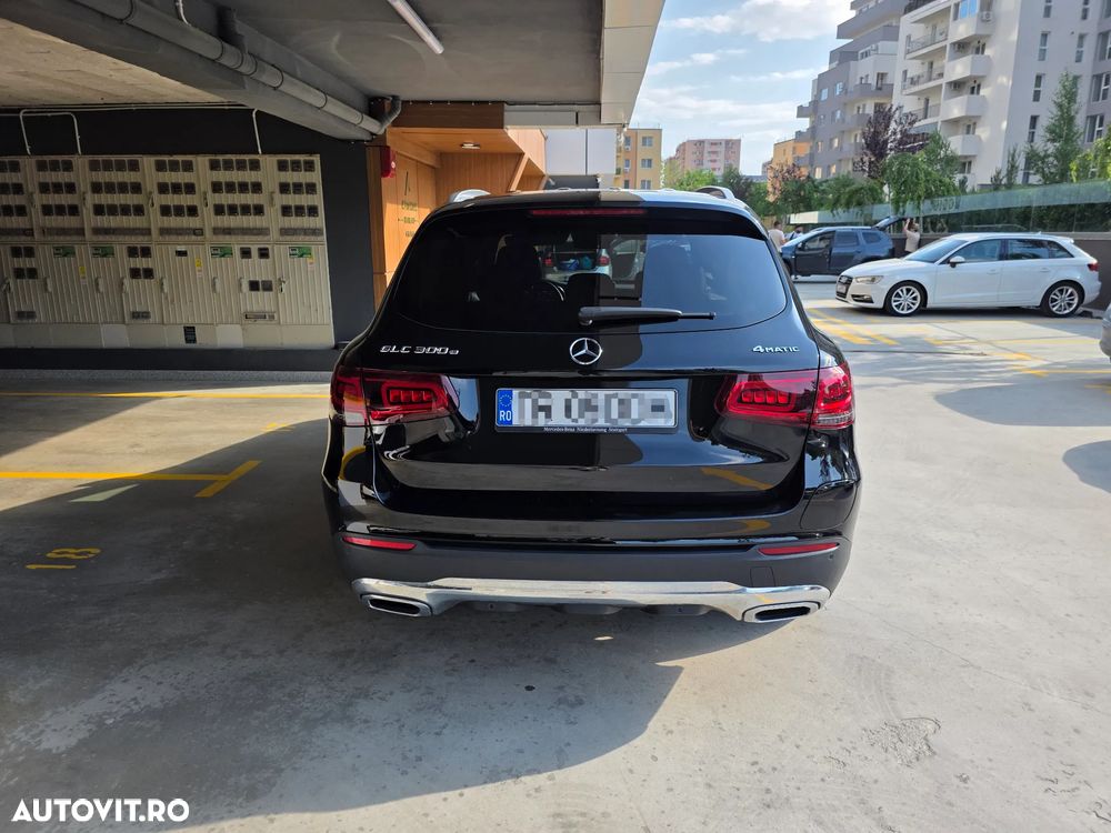 Mercedes-Benz GLC 300 e 4MATIC - 11