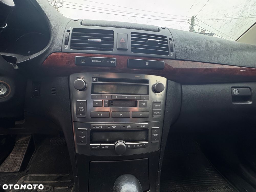 Toyota Avensis 2.4 VVT-i Prestige - 8