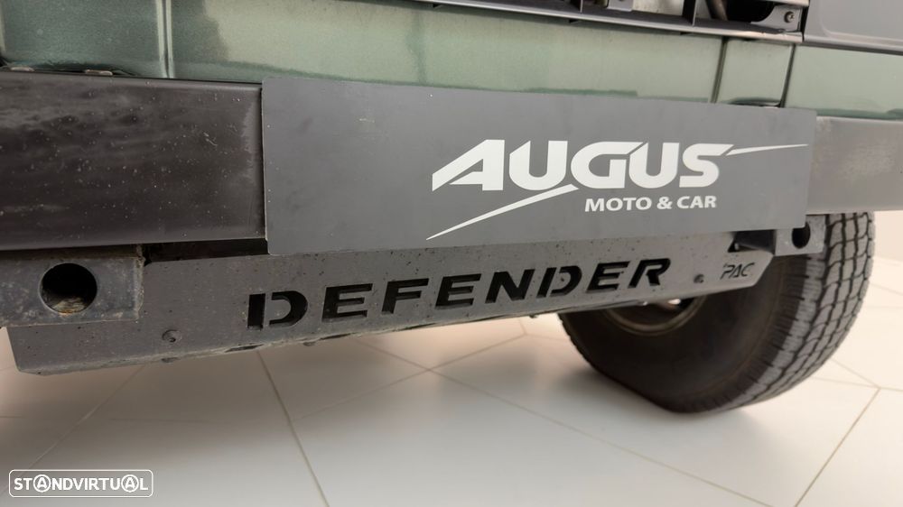 Land Rover Defender - 7