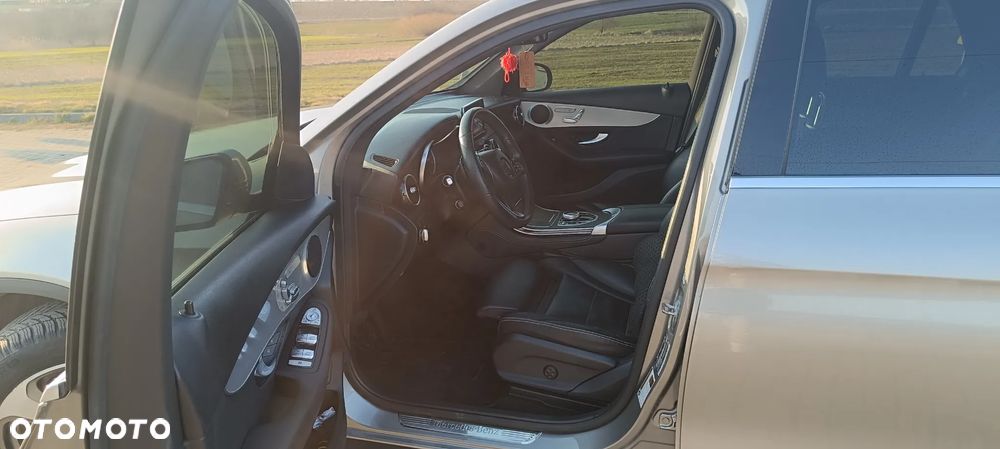 Mercedes-Benz GLC - 4