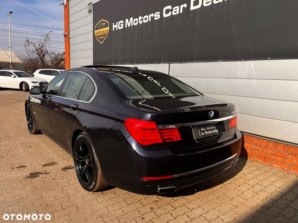 BMW Seria 7 750i xDrive - 8