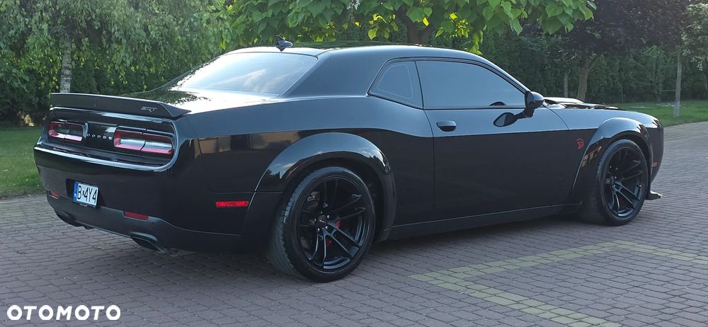 Dodge Challenger - 13