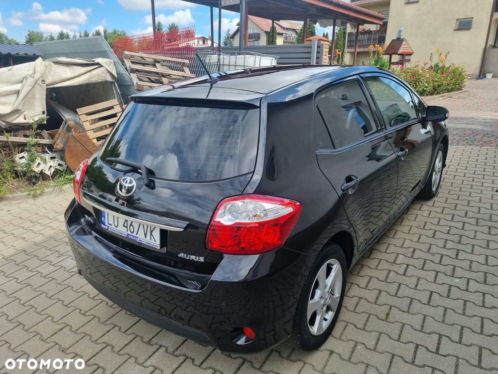 Toyota Auris 1.6 Premium + - 5