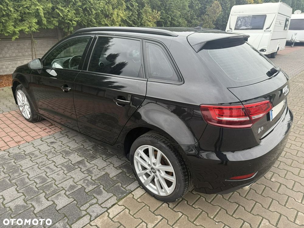 Audi A3 Sportback - 1