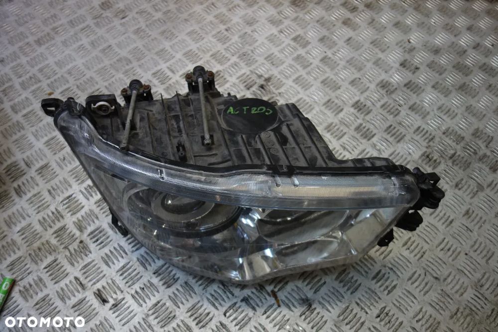 LAMPA PRAWY PRZÓD MERCEDES ACTROS W960 A9608202739 - 1