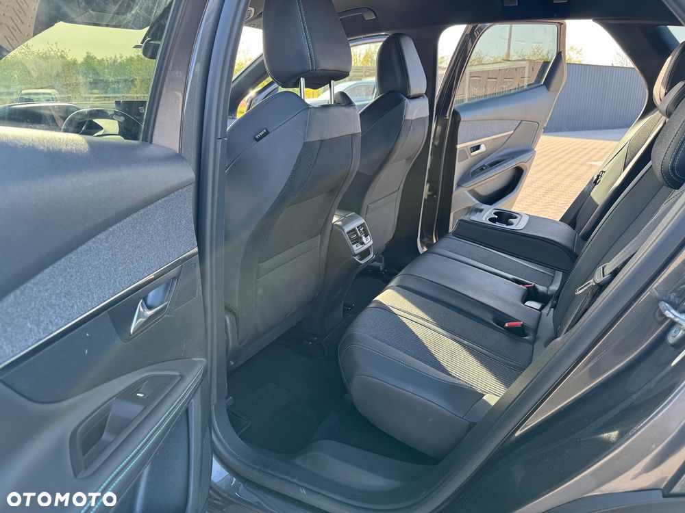 Peugeot 3008 PureTech 130 Stop & Start GPF EAT8 Allure - 13