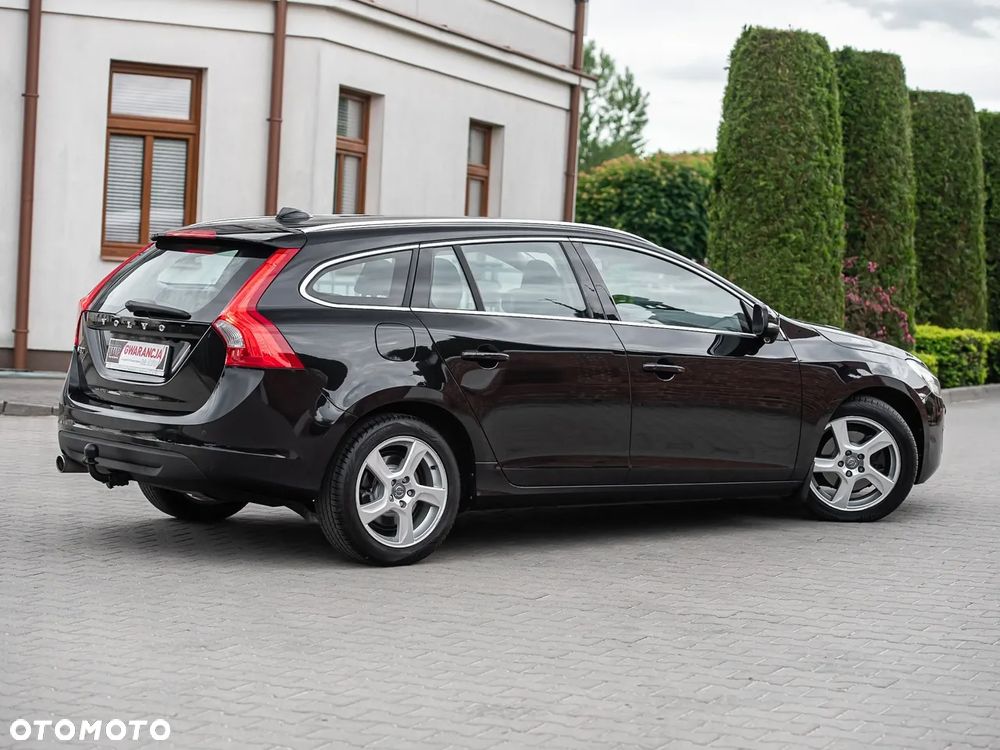 Volvo V60 D2 Summum - 14