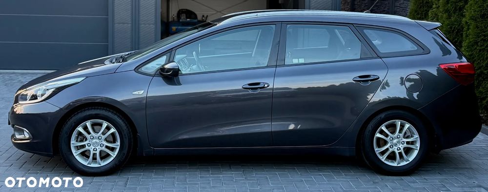 Kia Ceed - 8