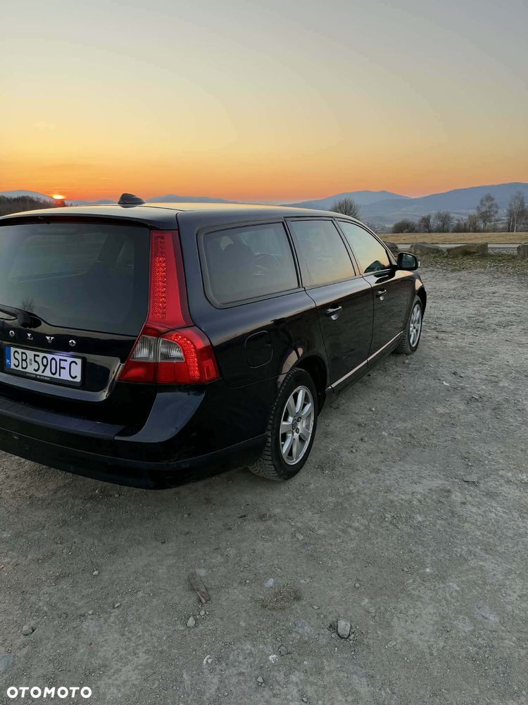 Volvo V70 D5 Momentum - 3