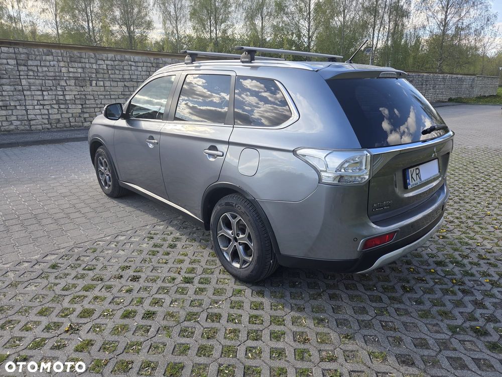 Mitsubishi Outlander 2.2 DID Intense + 4WD - 11