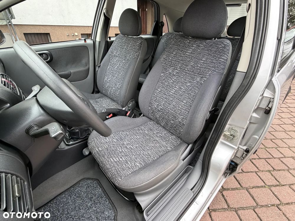 Opel Corsa 1.2 16V - 24