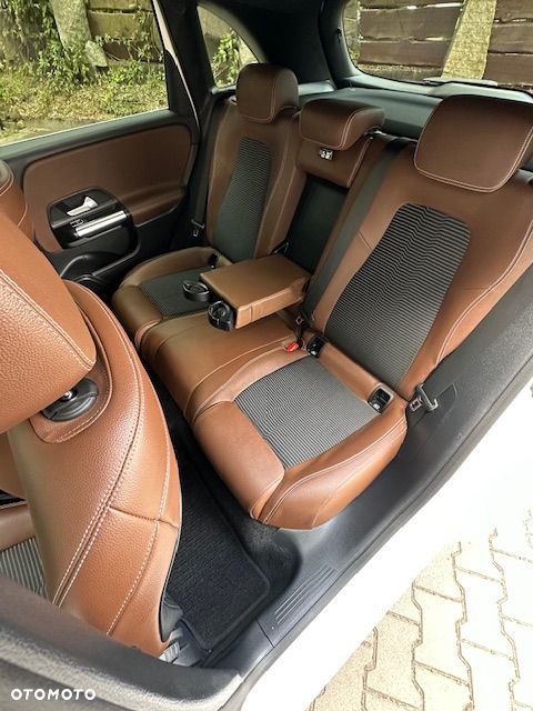 Mercedes-Benz Klasa B 250 7G-DCT Edition 2020 - 4