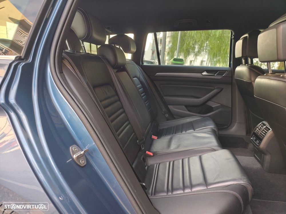 VW Passat Variant 2.0 TDi R-Line DSG - 28
