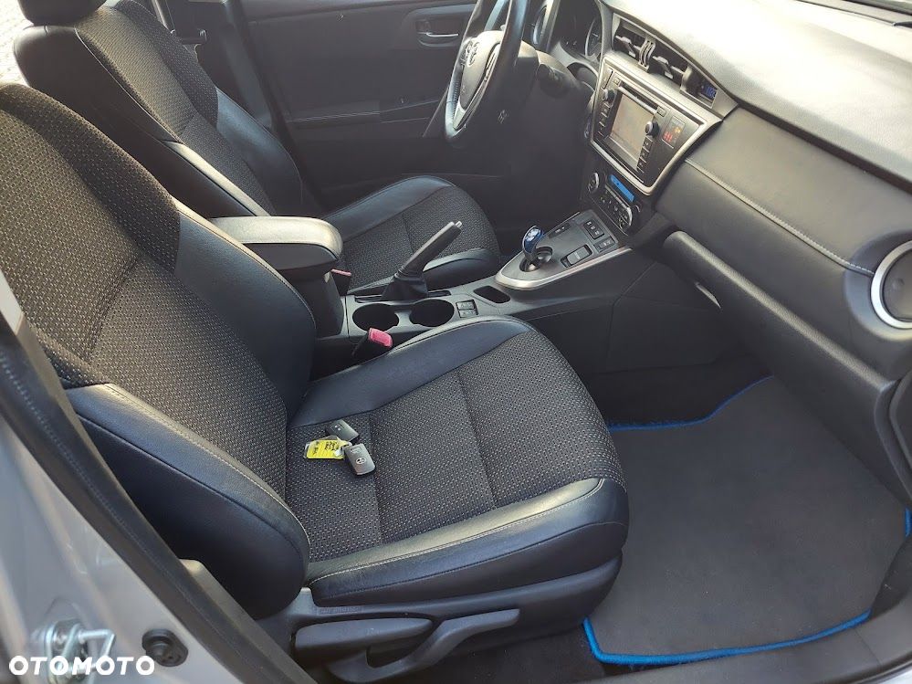 Toyota Auris 1.8 HSD Sol - 8