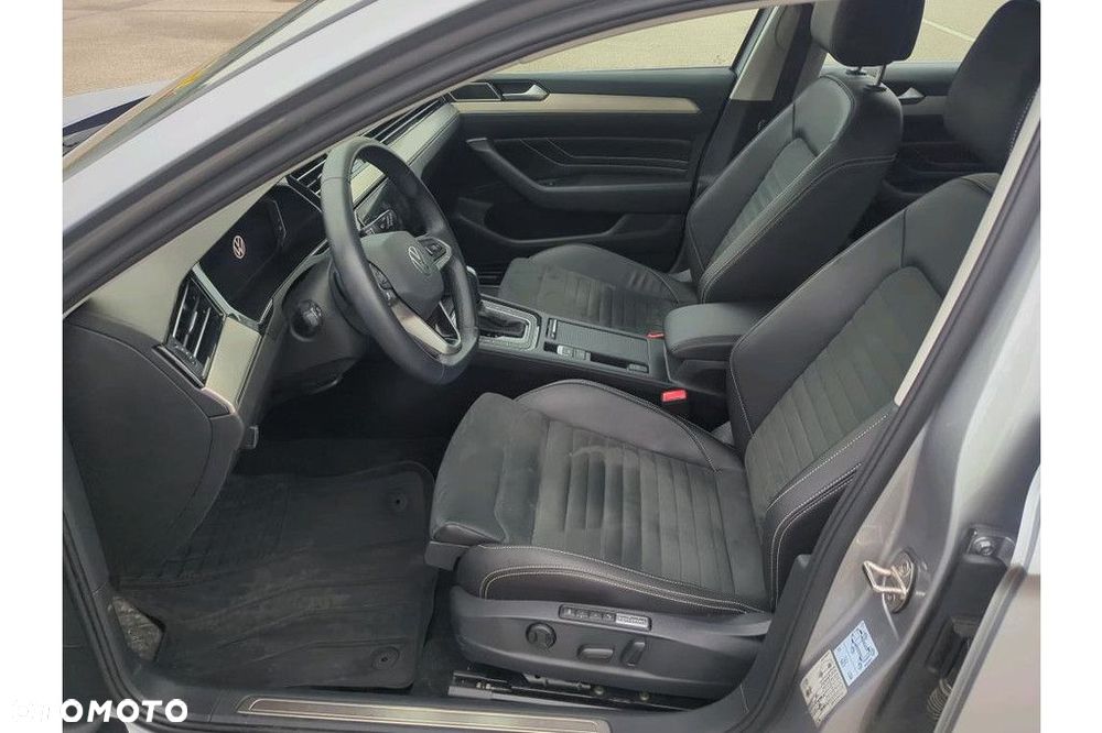 Volkswagen Passat Variant 2.0 TDI EVO Elegance DSG - 5