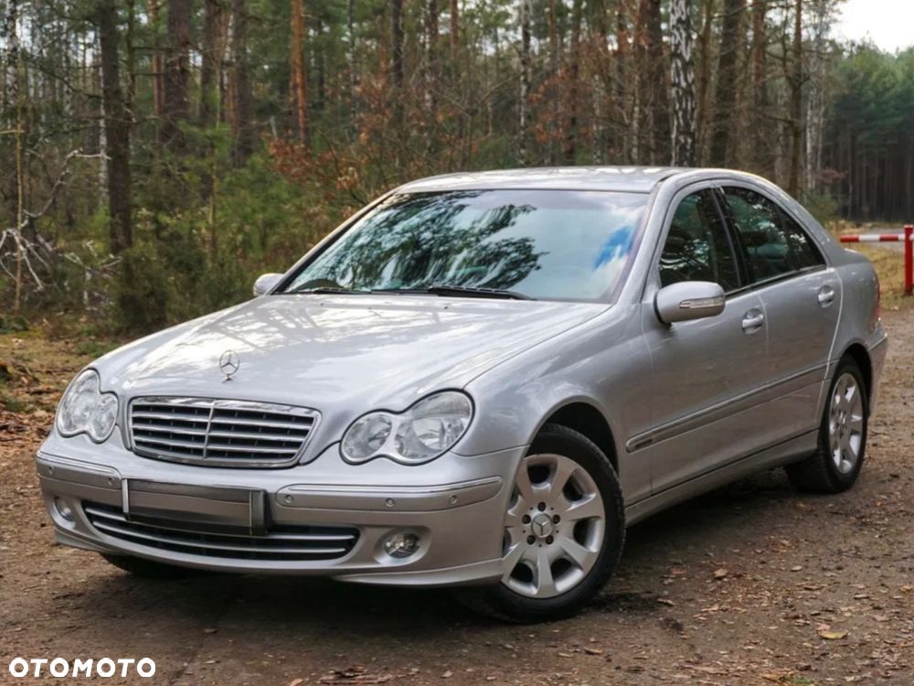 Mercedes-Benz C-Class 2004 photo 3