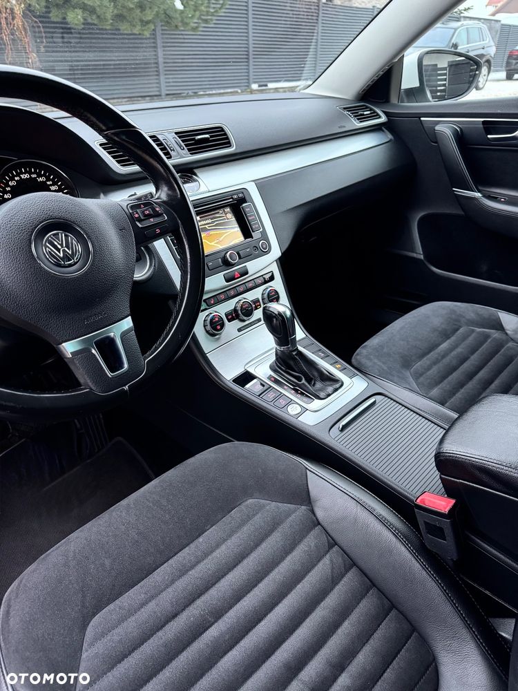 Volkswagen Passat 2.0 TDI DSG BlueMotion Technology Highline - 16