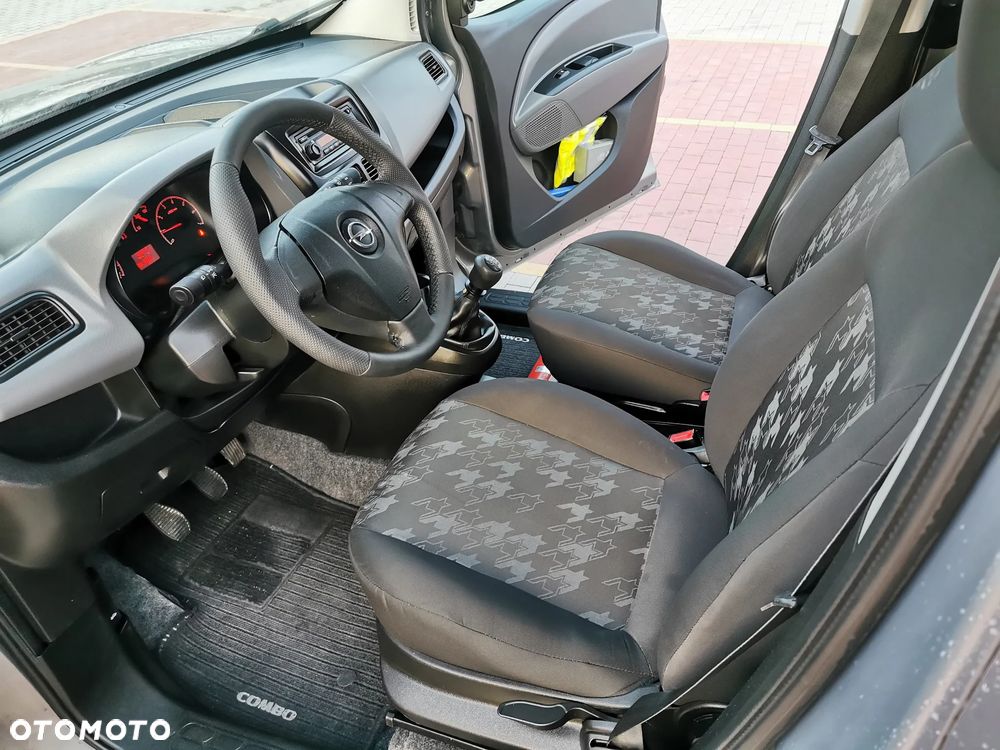 Opel COMBO - 13