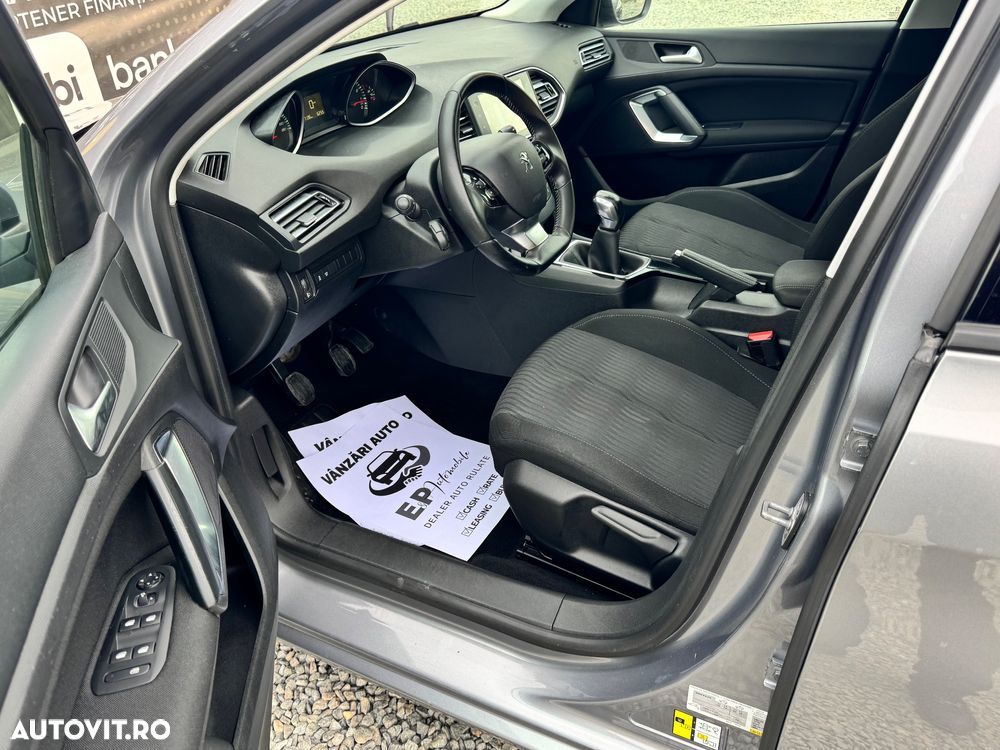 Peugeot 308 1.2 L PureTech Active - 6