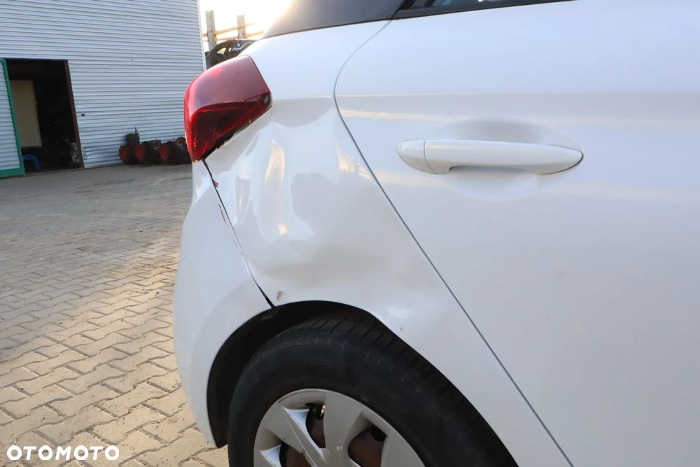 Hyundai i20 1.2 Comfort - 20