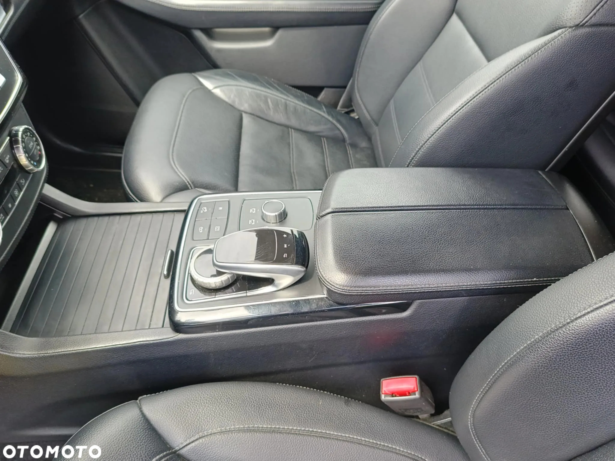 Mercedes-Benz GLE 500 e 4Matic 7G-TRONIC AMG Line - 26