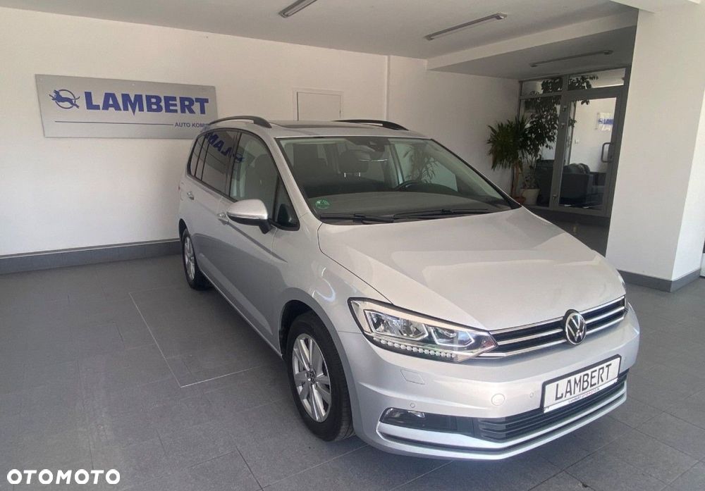 Volkswagen Touran - 1