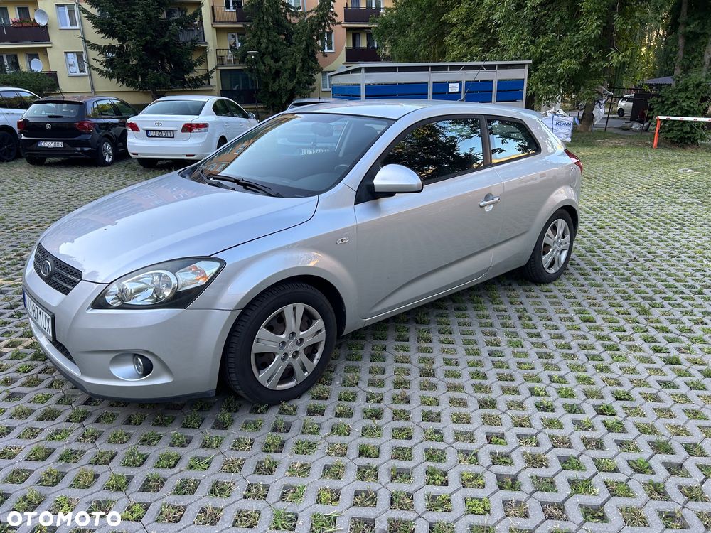 Kia Ceed - 1