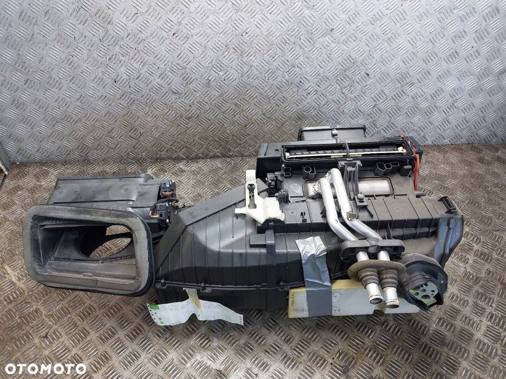 OBUDOWA NAGRZEWNICY NAGRZEWNICA AUDI A4 B8 EU 8K1820005AD K9749004 - 1