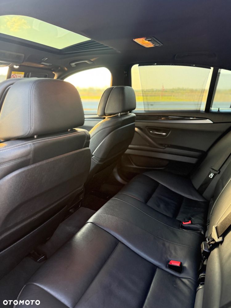 BMW Seria 5 525d xDrive - 30