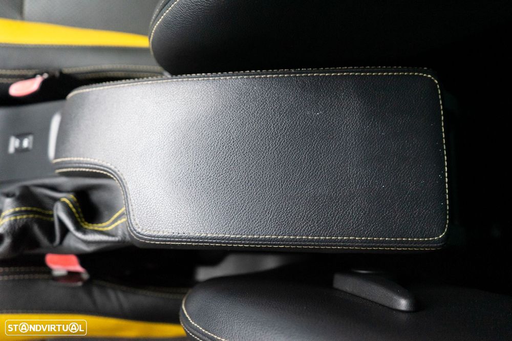 Renault Mégane Coupe 2.0 T 16V RS - 27