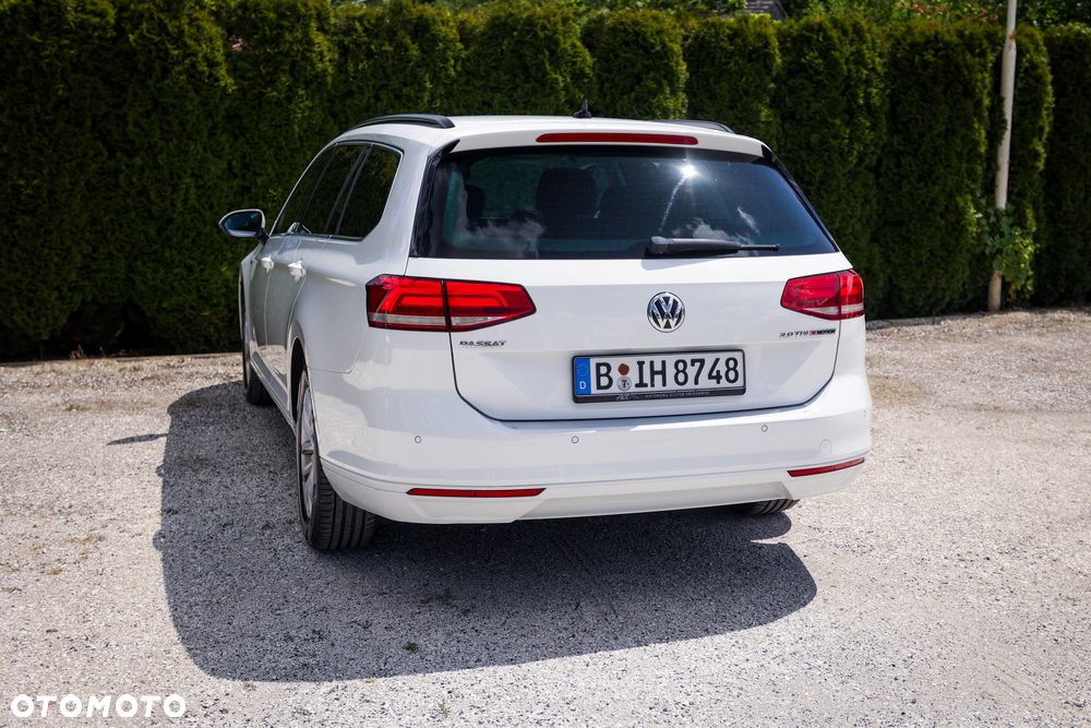 Volkswagen Passat 2.0 TDI SCR BlueMotion Technology 4Motion Trendline - 12