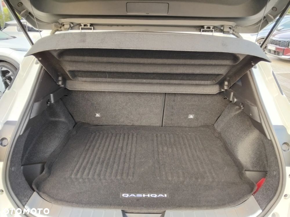 Nissan Qashqai 1.3 DIG-T mHEV N-Connecta Xtronic - 26