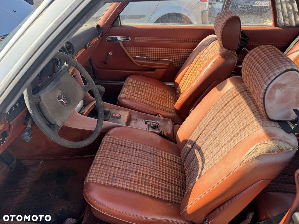 Mercedes-Benz SLC - 12