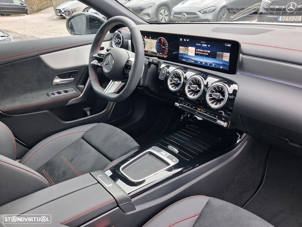 Mercedes-Benz CLA 250 e Shooting Brake AMG Line - 17