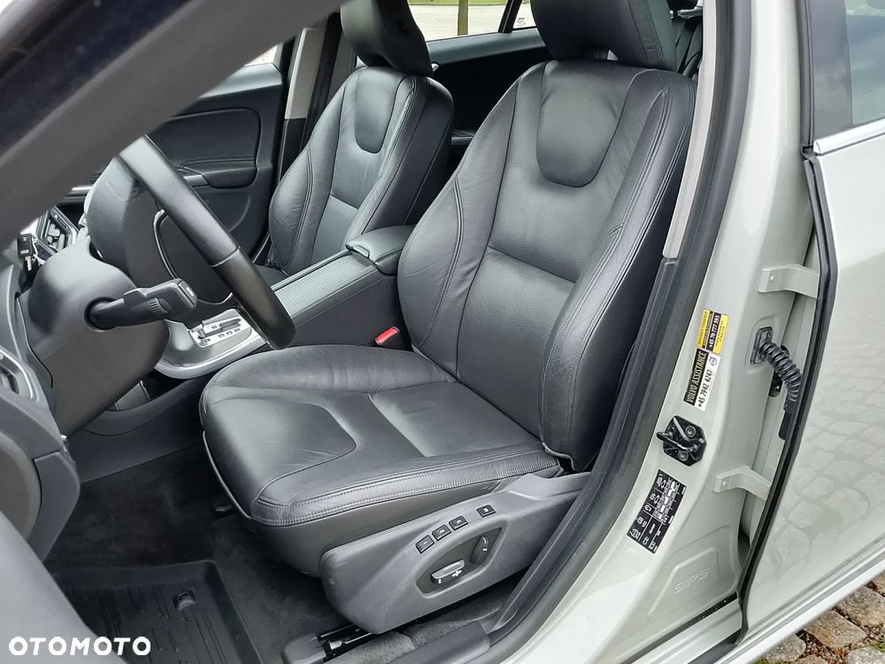 Volvo V60 - 30
