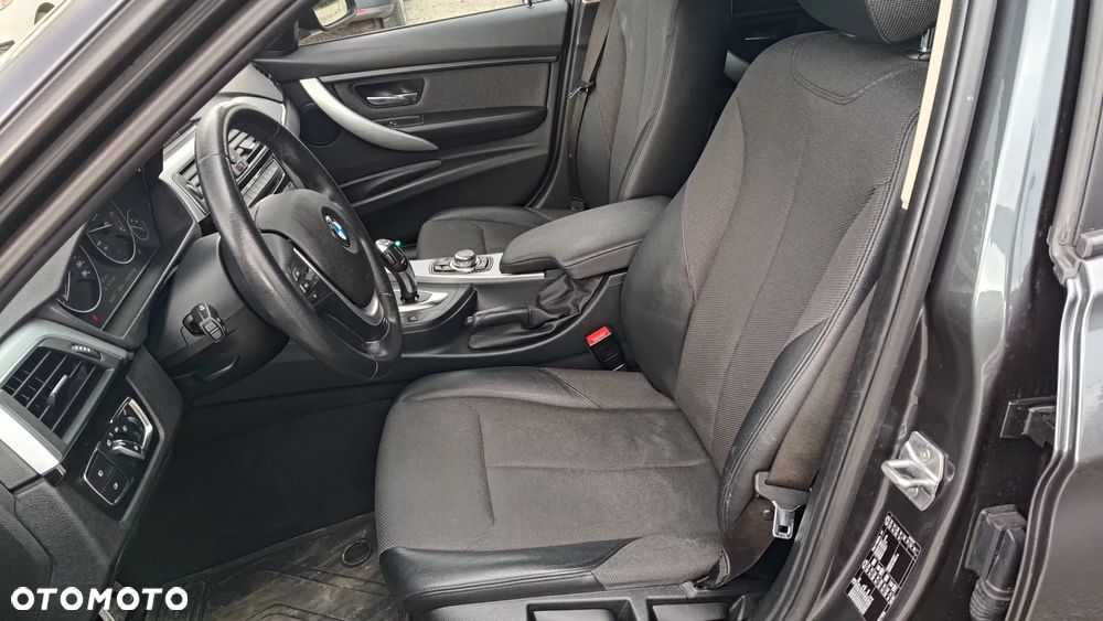 BMW Seria 3 318d Edition M Sport Shadow - 13