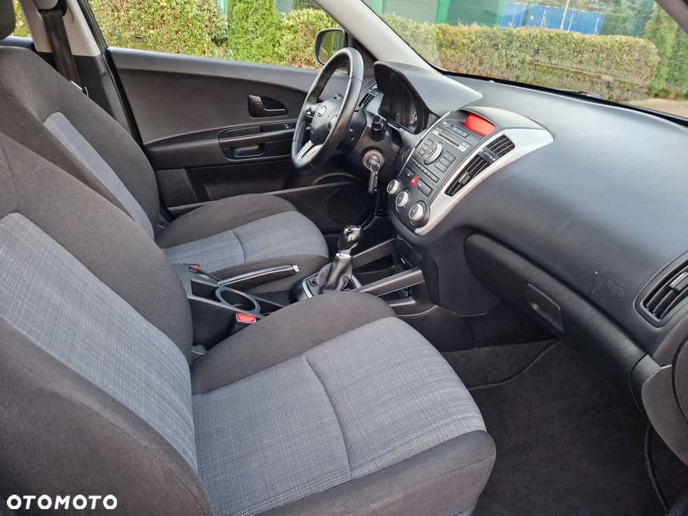 Kia Ceed - 29