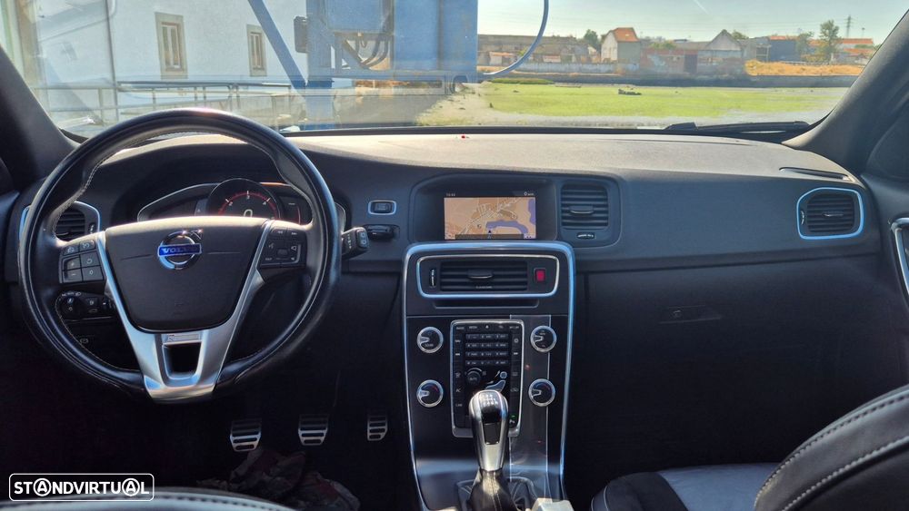 Volvo V60 2.0 D2 R-Design Momentum - 13