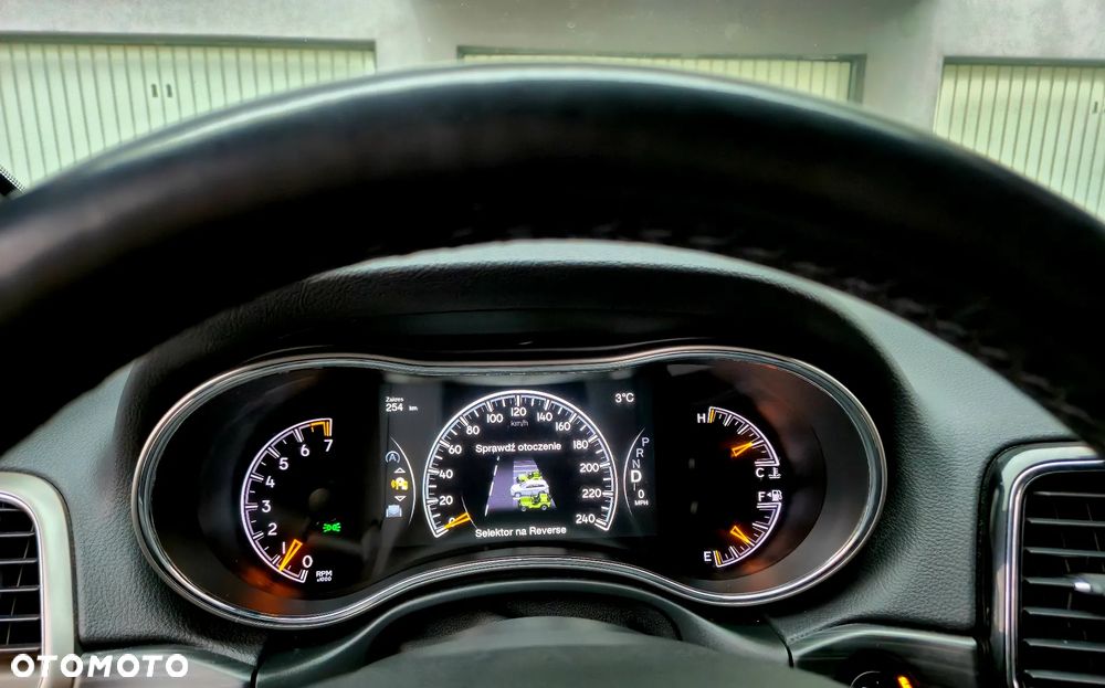 Jeep Grand Cherokee - 21