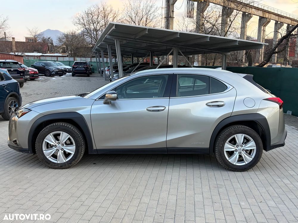 Lexus UX 250h Business Edition - 8