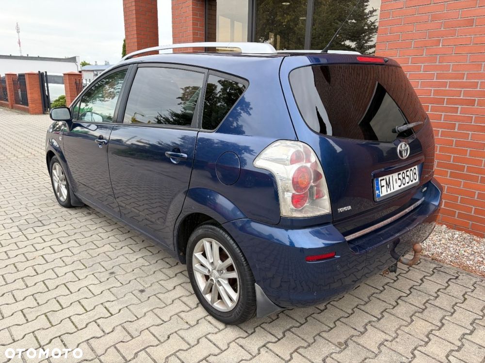 Toyota Corolla Verso 2.2 D-4D Executive - 4
